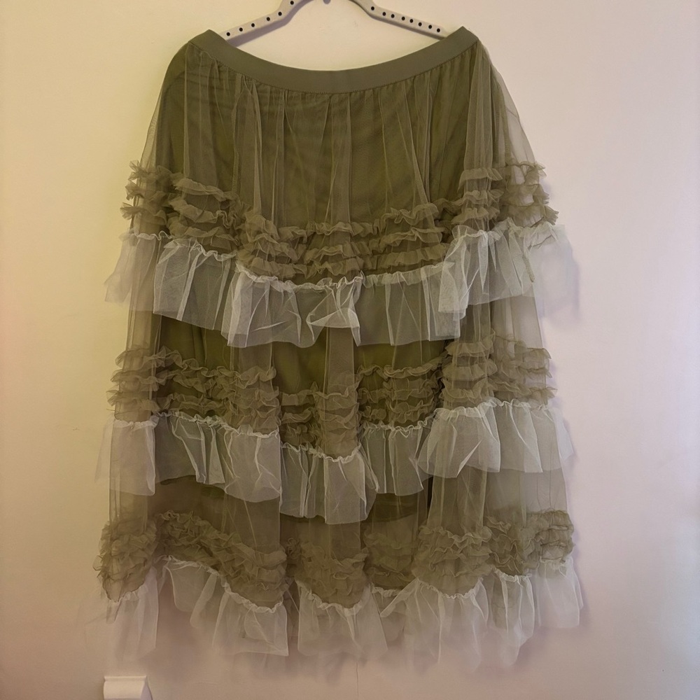 👒 PLUS Tulle Skirt 👒 - Picture 3 of 5